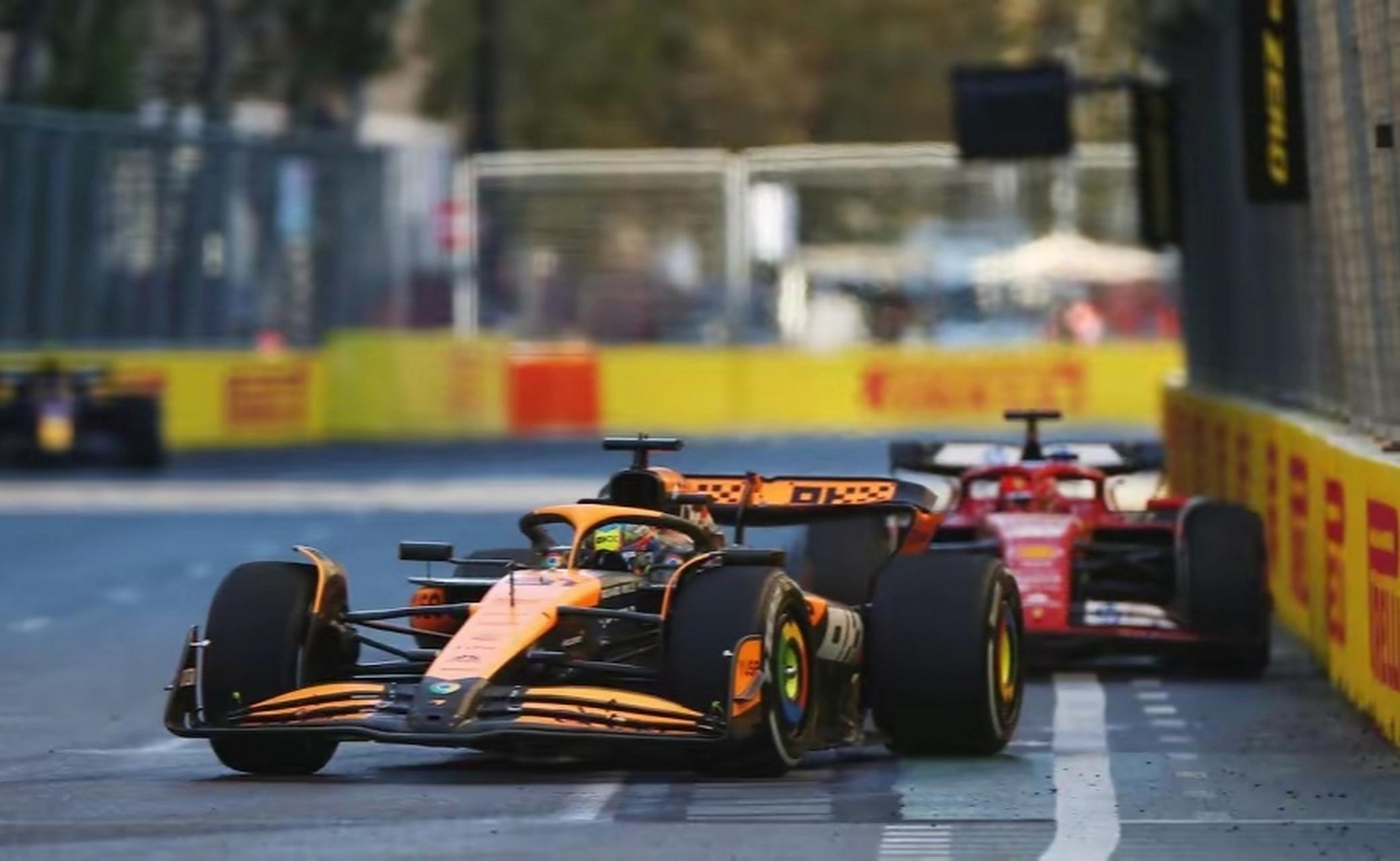 红牛车队翻盘雷诺车队，佩雷兹带队取胜